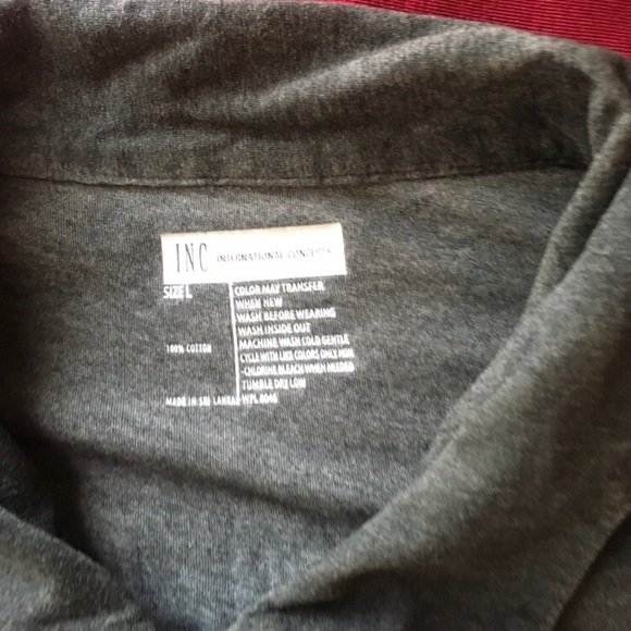 Used Graphic Printed Grey Polo Shirt - Picture 4 of 4